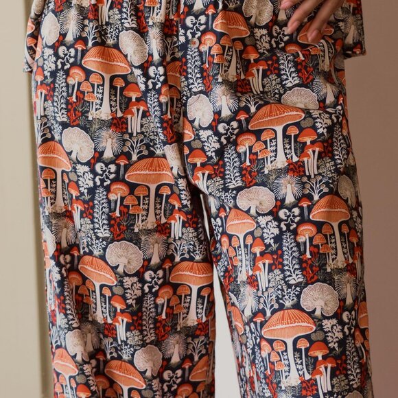 Anthropologie Wow Mushroom Print Flannel Pajama Pants XL NWT - Picture 3 of 5